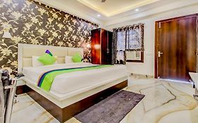 Hotel Golden Door