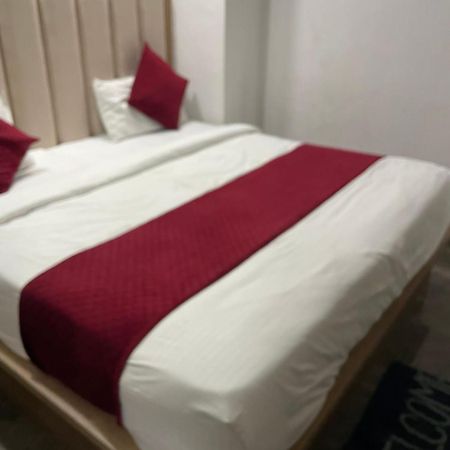 Hotel Golden Door Mathura Exterior foto