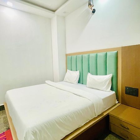 Hotel Golden Door Mathura Exterior foto