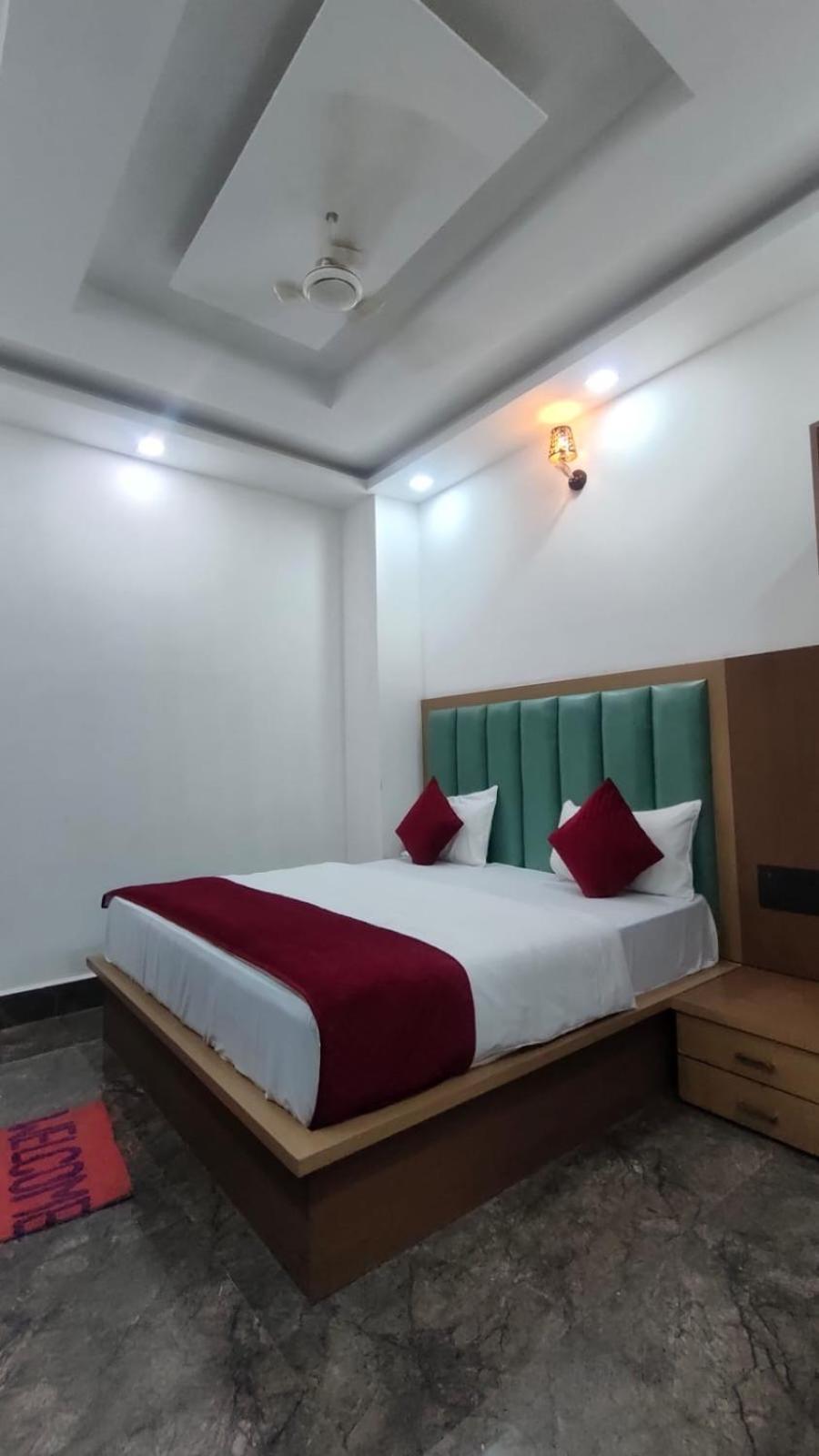 Hotel Golden Door Mathura Exterior foto