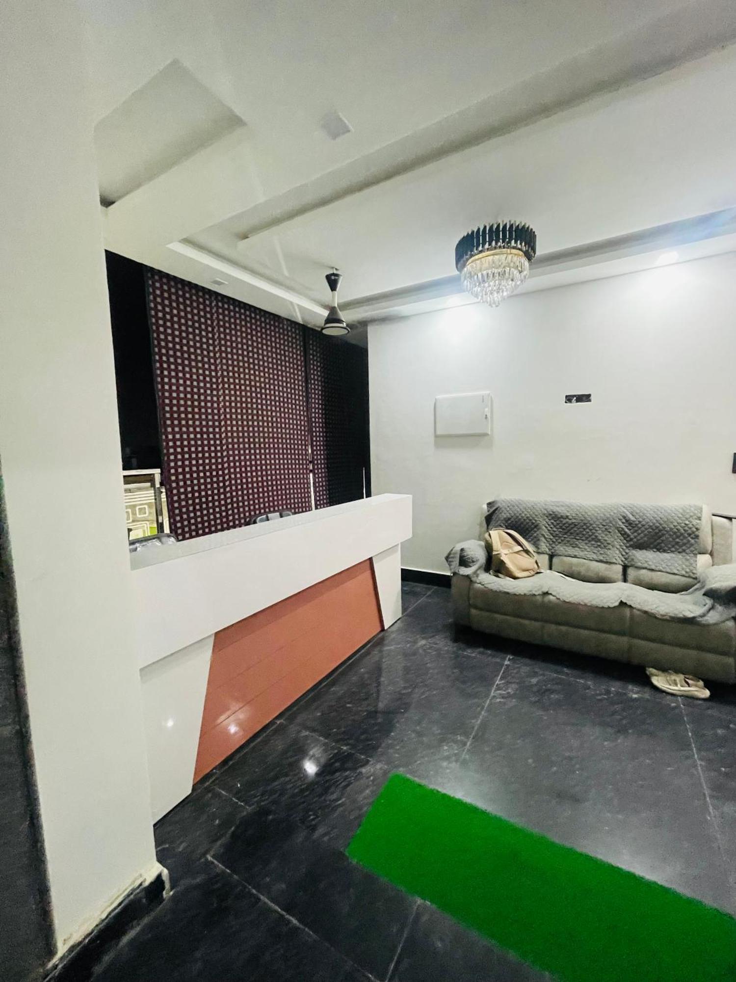Hotel Golden Door Mathura Exterior foto